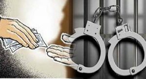 Read more about the article सहाय्यक दुय्यम निरीक्षक शंकर घाटे यांना लाचेची रक्कम स्विकारतांना अटक, लाचलुचपत प्रतिबंधक विभागाची कारवाही