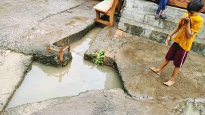 Read more about the article नंदोरी गावातील नाली तुडुंब ,पावसाच्या पाणी साठून