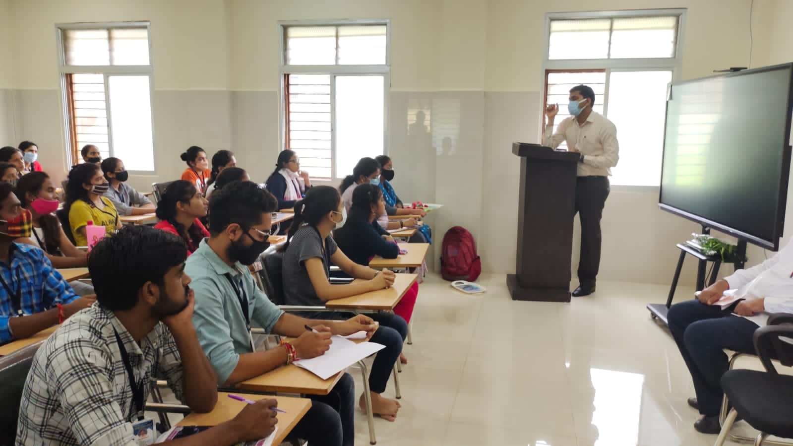 Read more about the article आयुष्यात बी प्लॅन तयार ठेवा – मुख्य कार्यकारी अधिकारी योगेश कुंभेजकर