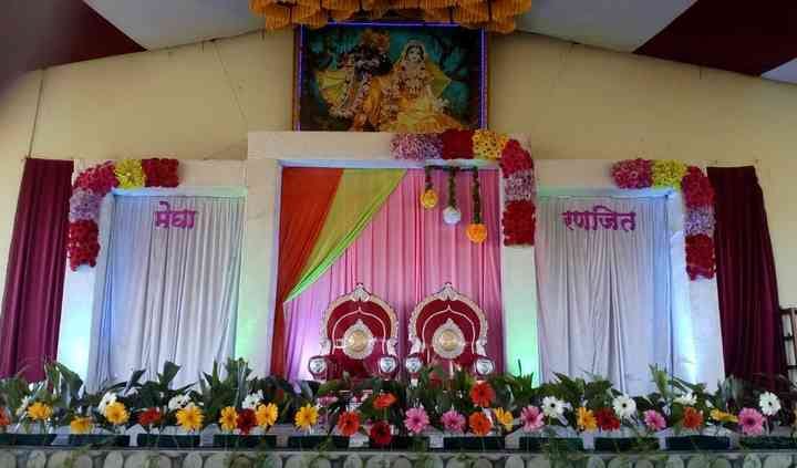 Read more about the article मंगल कार्यालयाचे भरून न येणारे नुकसान ( अनेकांचा रोजगार बुडाला. परिस्थितीवर मर्यादा विशेष पॅकेजची गरज )