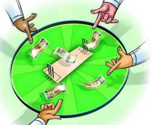 Read more about the article सट्टेबाजांवर पोलिसांची करडी नजर,वरोरा येथील IPL क्रिकेट वर सट्टेबाज आरोपींना अटक