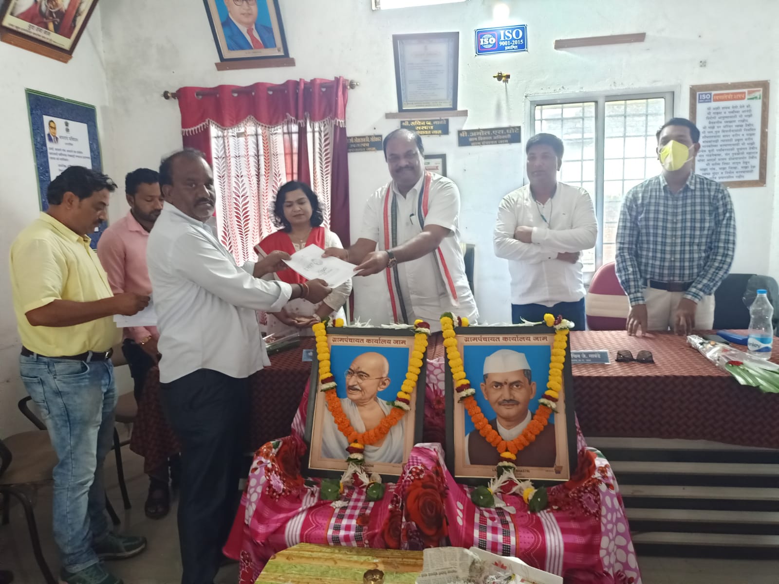 Read more about the article स्वातंत्र्याच्या अमृतमहोत्सवा निमित्त जाम येथे शेतकऱ्यांना सातबाराचे वितरण आमदार समिरभाऊ कुणावार यांची उपस्थिती