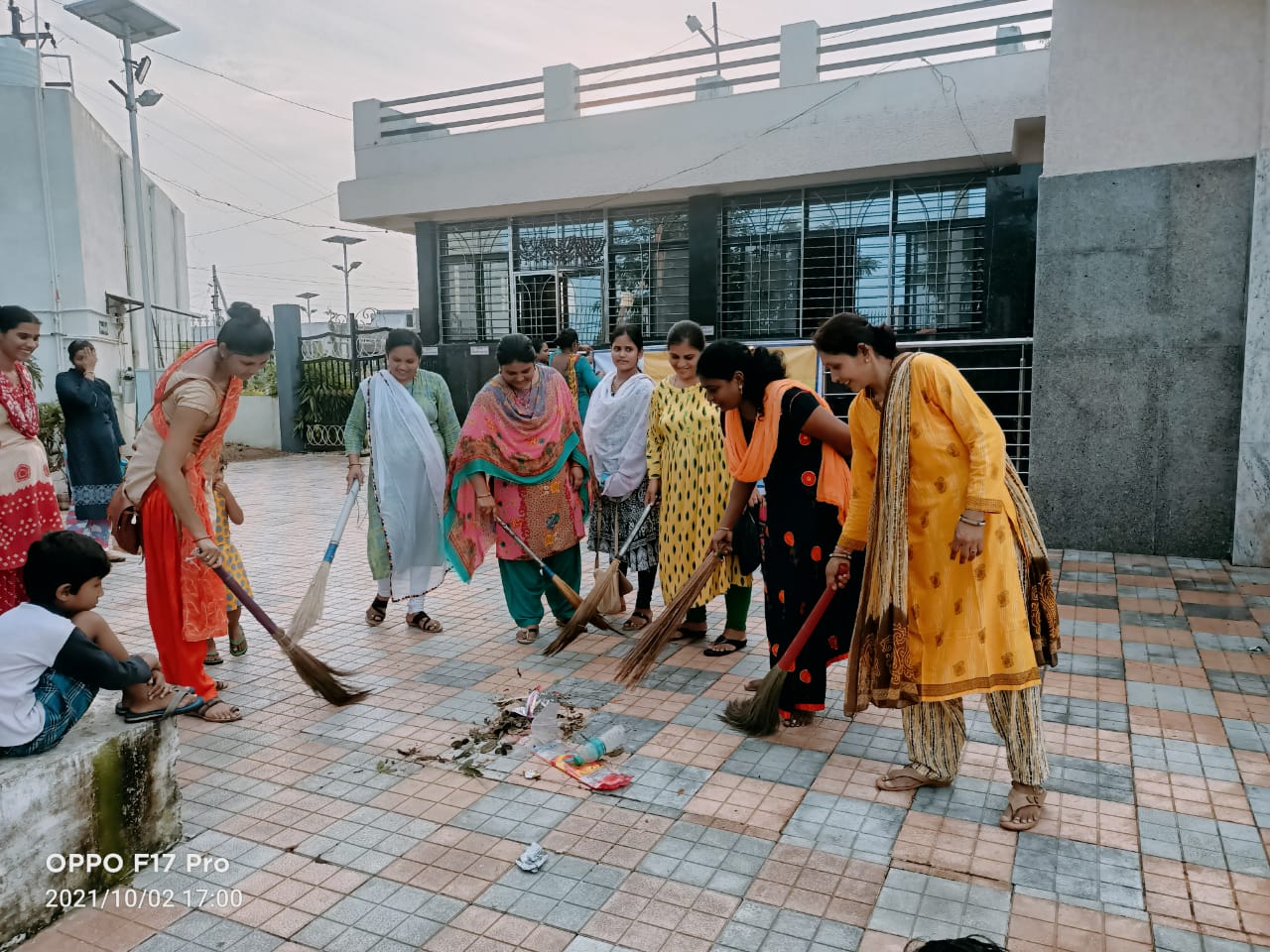 Read more about the article पोंभुर्णा येथे गांधी जंयती निमित्त स्वच्छता मोहिम.