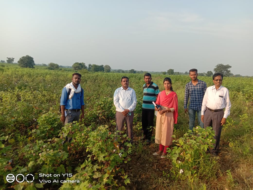 Read more about the article पिकविम्याचे क्लेम दाखल करावे:तहसीलदार रवींद्र कानडजे