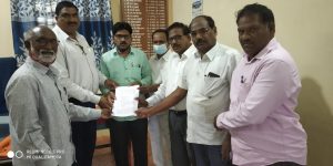 Read more about the article यवतमाळ येथे माध्यमिक शिक्षणाधिकारी कार्यालयासमोर विमाशीची निदर्शने