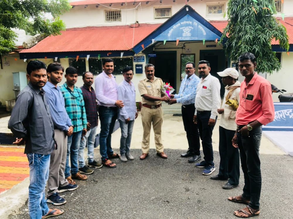 Read more about the article प्रेस संपादक व पत्रकार सेवा संघ मारेगावचा पोलीस निरीक्षक राजेश पुरी यांचेशी सुसंवाद