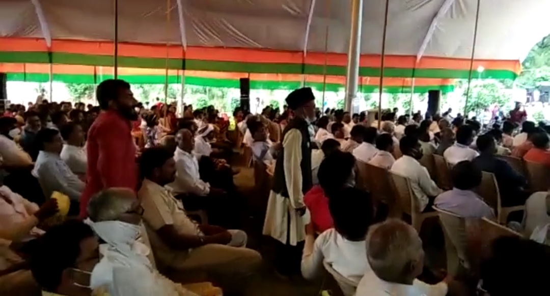 Read more about the article देवेंद्र फडणवीस यांच्या सभेत विदर्भावाद्याकडून घोषणाबाजी