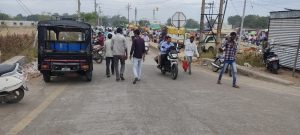 Read more about the article राळेगाव आठवडी बाजारात शिस्त लावण्यात अधिकारी हिरिरीने समोर आले ,मुख्य रस्त्याने घेतला मोकळा श्वास ,पार्किंग व्यवस्था स्वच्छतागृहाची व्यवस्था