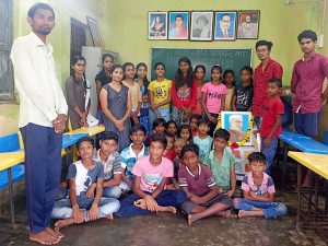 Read more about the article वरूर रोड येथील वाचनालयात बालदिवस साजरा करून विद्यार्थ्यांकरिता घेतली गीतगायन व वाचन स्पर्धा