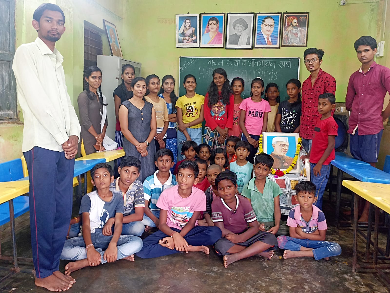 Read more about the article वरूर रोड येथील वाचनालयात बालदिवस साजरा करून विद्यार्थ्यांकरिता घेतली गीतगायन व वाचन स्पर्धा