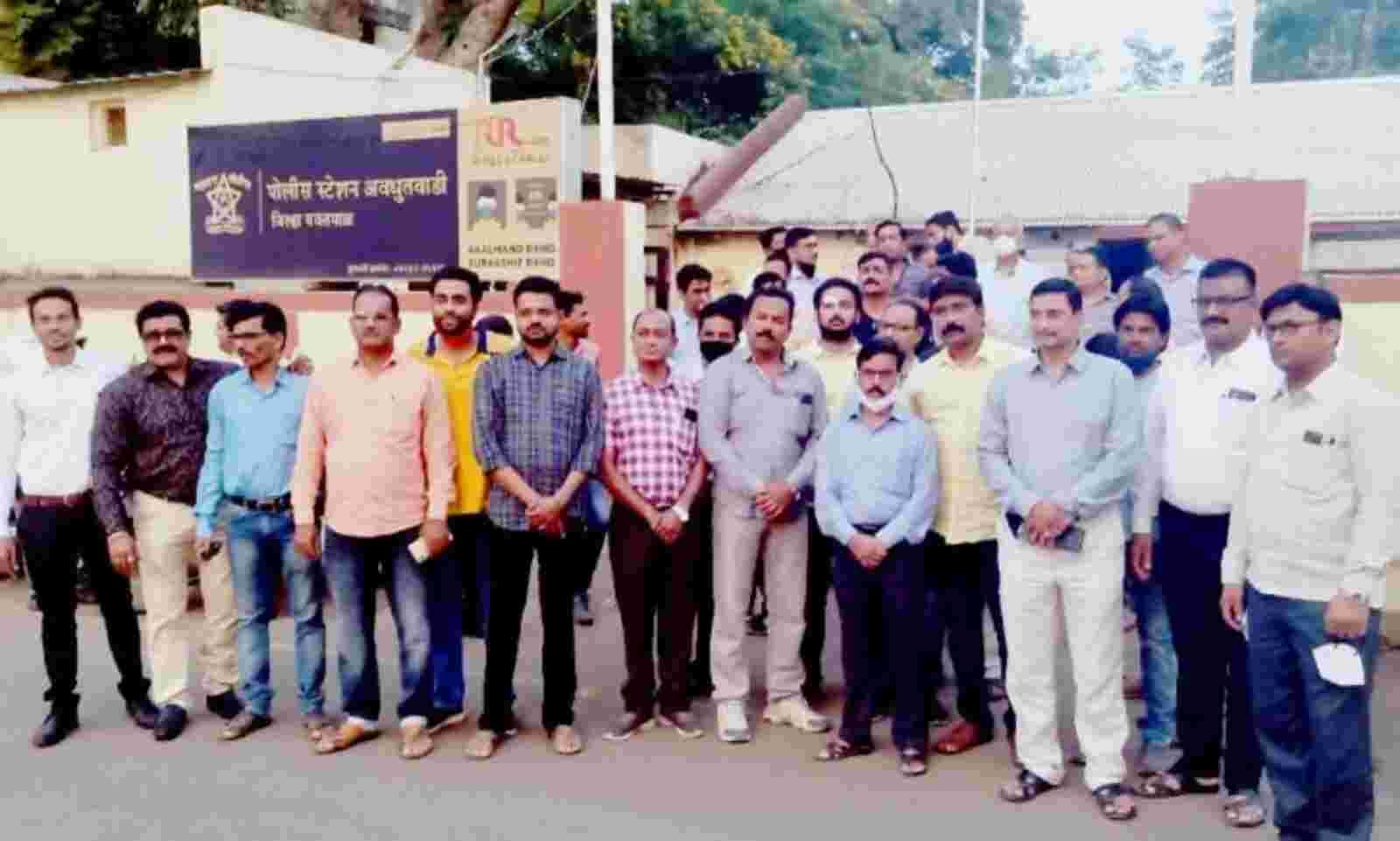 Read more about the article बसस्थानक परीसरात वकीलावर प्राणघातक हल्ला,यवतमाळ बार असोसिएशनचे सदस्य धडकले पोलीस ठाण्यात