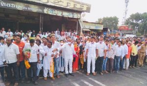 Read more about the article राष्ट्रवादी काँग्रेस पार्टीच्या वतीने जाम चौरस्ता येथे खासदार शरद पवार यांचे जंगी स्वागत.