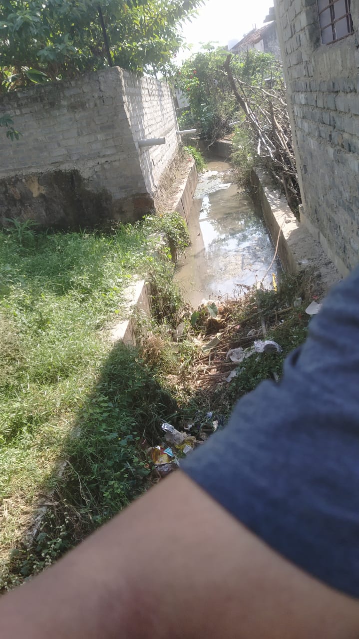 Read more about the article मनपा च्या निष्क्रीय कामा मुळे जनता त्रस्त,सांडपाणी नागरिकांच्या घरात