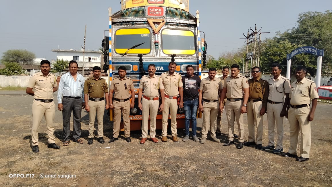 Read more about the article गोवंश तस्करीचा ट्रक पकडला, 32 गोवंशांची सुटका वडकी पोलिसांची कारवाई, २५ लाखांचा मुद्देमाल जप्त