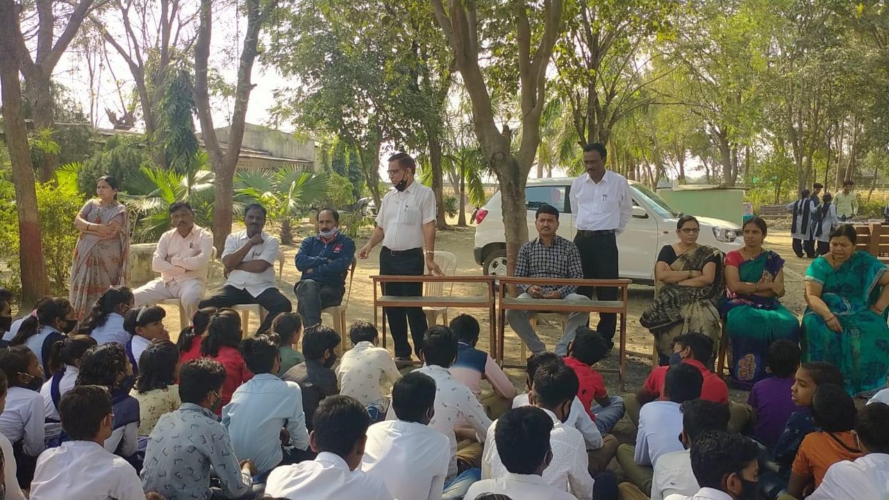 Read more about the article ग्राहकांचे संरक्षण ही काळाची गरज . प्राचार्य विलास निमरड