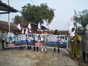 Read more about the article यवतमाळ रेल्वे स्थानकावर ‘शकुंतला’ बचाव सत्याग्रह -विजय विल्हेकर यांच्या उपस्थितीत आंदोलन