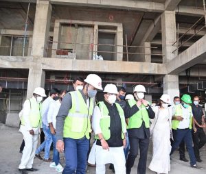 Read more about the article पालकमंत्र्यांनी केली निर्माणाधीन कैंसर हॉस्पिटलची पाहणी