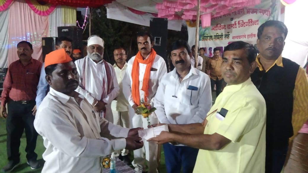 Read more about the article वंदनीय राष्ट्रसंत तुकडोजी महाराजांच्या भजन सम्मेलनातुन गुरुकुंज नगरी श्रीरामपूर येथे नवचैतन्य निर्माण झाले – मधुसूदन कोवे