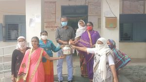 Read more about the article पाणी प्रश्नासाठी मनसे चे घागर आंदोलन , मालेगाव नगर पंचायत ला घागर भेट देऊन बेताली कारभाराचा निषेध