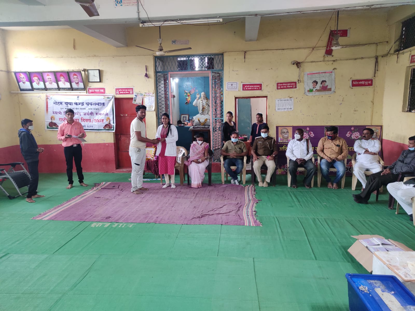 Read more about the article झाडगांव येथे रक्तदान शिबिरात १८ युवकांनी केले रक्तदान