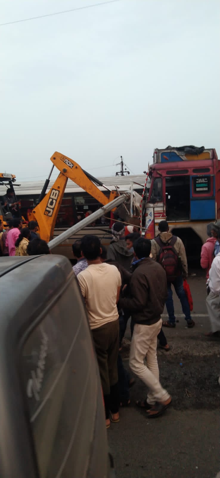 Read more about the article वणी येथील चालकाचा अपघातात जागीच मृत्यू,ट्रॅव्हल्स व ट्रक ची धडक