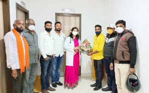 Read more about the article सेवाभावी दातृत्व असणाऱ्या डॉ. रिया बल्लिकर यांचा नागपुरात नाते आपुलकीचे संस्थेच्या व हेल्पिंग हैंड संस्थेच्या वतीने  सत्कार