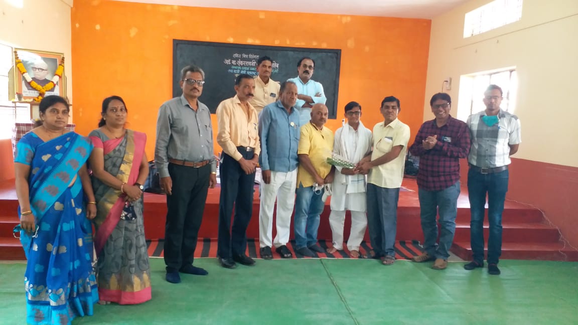 Read more about the article शाळा कॉलेज मध्ये बाल संस्कार/वैचारिक उद्बोधन कार्यक्रम घेताना राष्ट्रसंताच्या विचारांचे मुल्य रुजवली पाहिजे