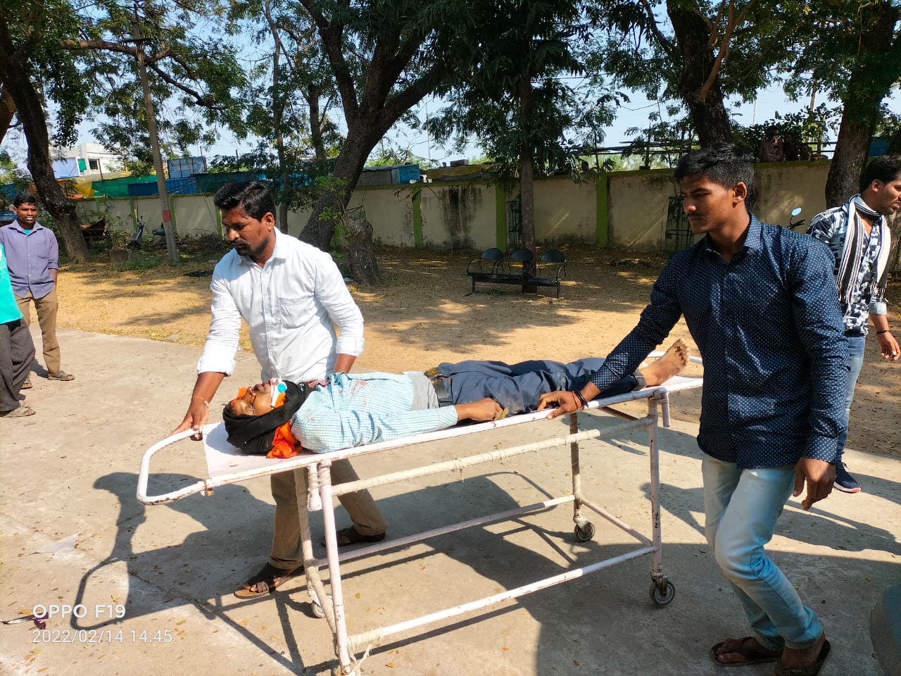 Read more about the article भरधाव दुचाकीच्या अपघातात एक ठार , एक गंभीर जखमी,चुलत भावाच्या लग्नाला आले होते दोघेही