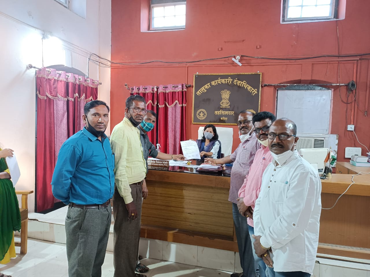 Read more about the article अवघड गावांच्या यादीबाबत अखिल वरोरा शिक्षक संघाने फोडली वाचा ,शिक्षकांच्या अनेक प्रलंबित मागण्यांविषयी निवेदन