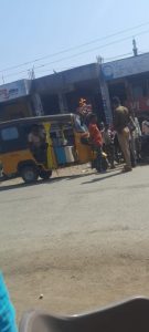 Read more about the article मौजे सारखनी येथे काळी पिवळीला अवैध वाहतुकीस मुभा पण ऑटो वरती पोलीस प्रशासनाची कार्यवाही