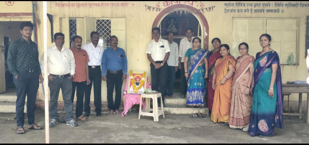 Read more about the article श्री लखाजी महाराज विद्यालय झाडगाव येथे संत सेवालाल महाराज जयंती साजरी