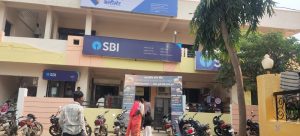 Read more about the article स्टेट बँक राळेगाव येथे ग्राहकांची गैरसोय