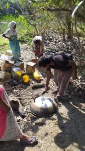 Read more about the article पांढरकवडा पोलिसांनी उध्वस्त केली गुजरी येथील हात भट्टी, झाशीची राणी महिला मंडळाचा पुढाकार.