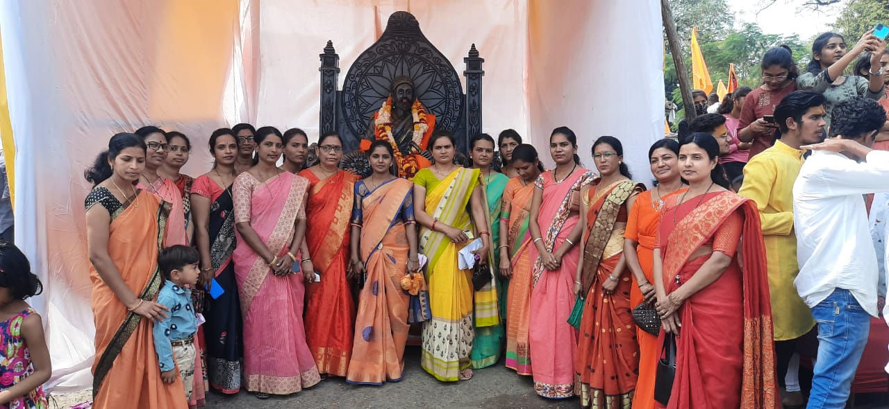 Read more about the article सन्मान स्त्री शक्ती फाउंडेशन व ओबीसी महिला कृती समिती वणी च्या वतीने छत्रपती शिवाजी महाराज यांना अभिवादन