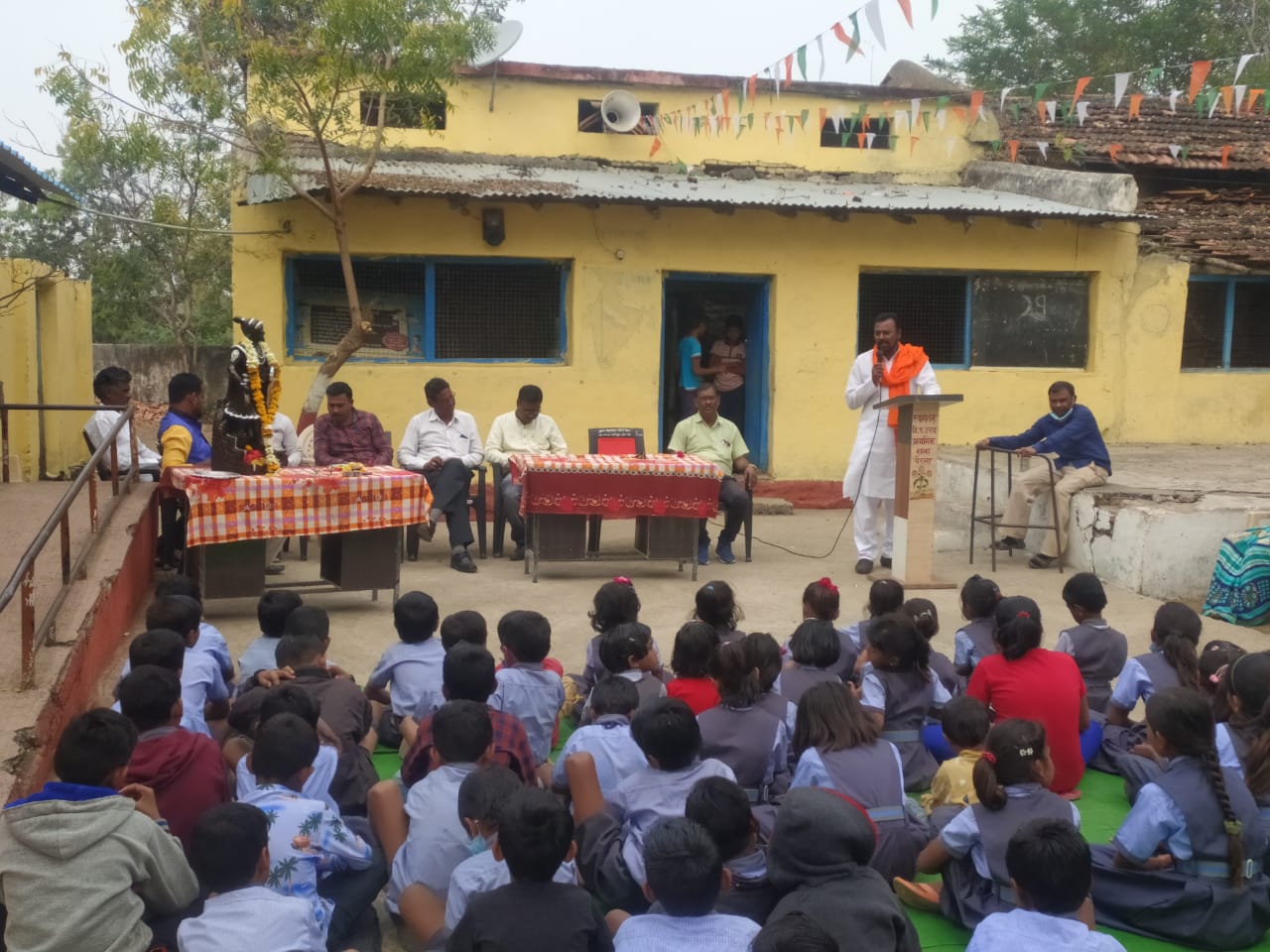 Read more about the article छत्रपती शिवाजी महाराज यांची जयंती कार्यक्रम जि. प. उच्च प्राथमिक शाळा येरला