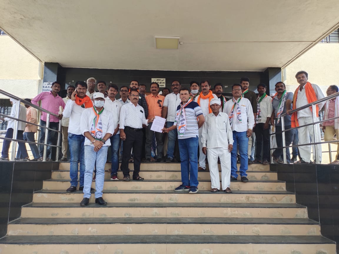 Read more about the article नवाब मलिक यांच्या अटकेचा राळेगाव महाविकास आघाडी मार्फत निषेध, उपविभागीय अधिकारी यांना निवेदन