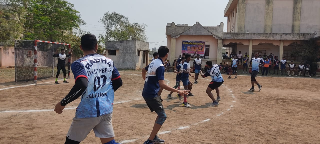Read more about the article विदर्भस्तरीय आमंत्रित हँडबॉल स्पर्धा संपन्न.. राळेगाव चा संघ प्रथम विजेता