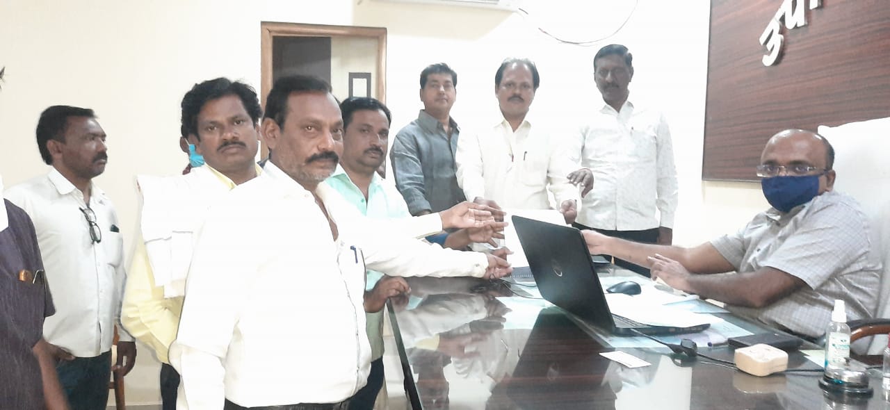 Read more about the article रावसाहेब दानवे च्या निषेधार्थ बारा बलुतेदार महासंघाचे निवेदन