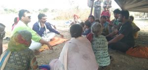 Read more about the article जनावरांपेक्षाही हीन जगणे आले मानवाच्या नशिबी स्वातंत्र्याच्या ७२ वर्षानंतरही वांजरी येथील पारधी समाजाच्या व्यथा वंचितच्या पद्धधिकार्यांनी दिली पारधीबेड्याला भेट