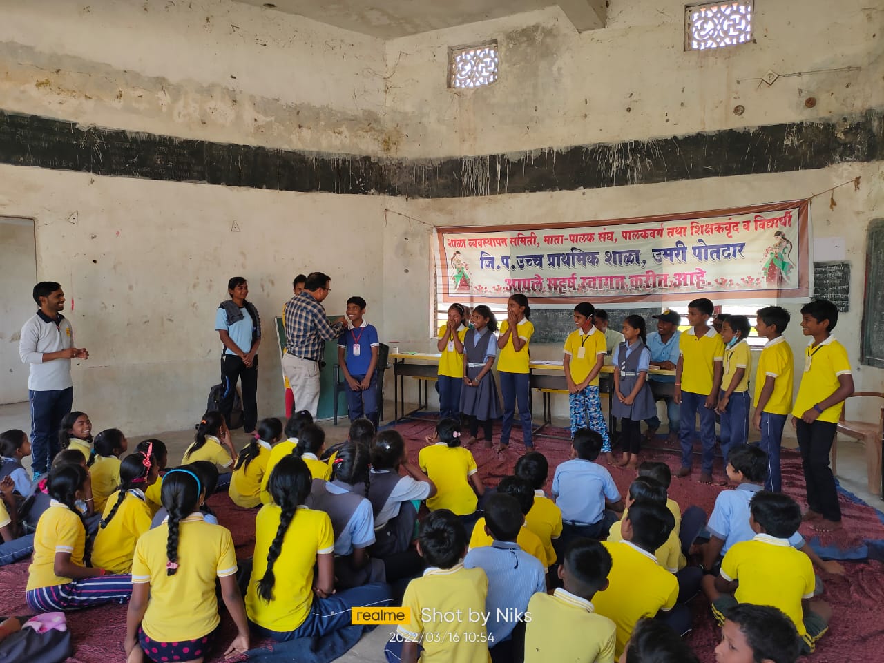 Read more about the article जि.प. उच्च प्राथमिक शाळा उमरी पोतदार येथे शालेय बालपंचायत स्थापन,निवडणुकीसाठी प्रत्यक्ष मोबाईल ईव्हीएम चा वापर