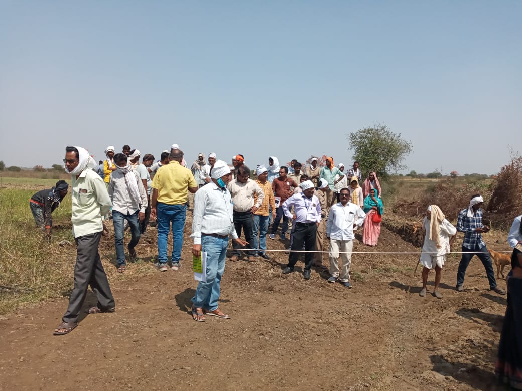 Read more about the article अखेर हटवांजरी गावाचा रस्ता खुला