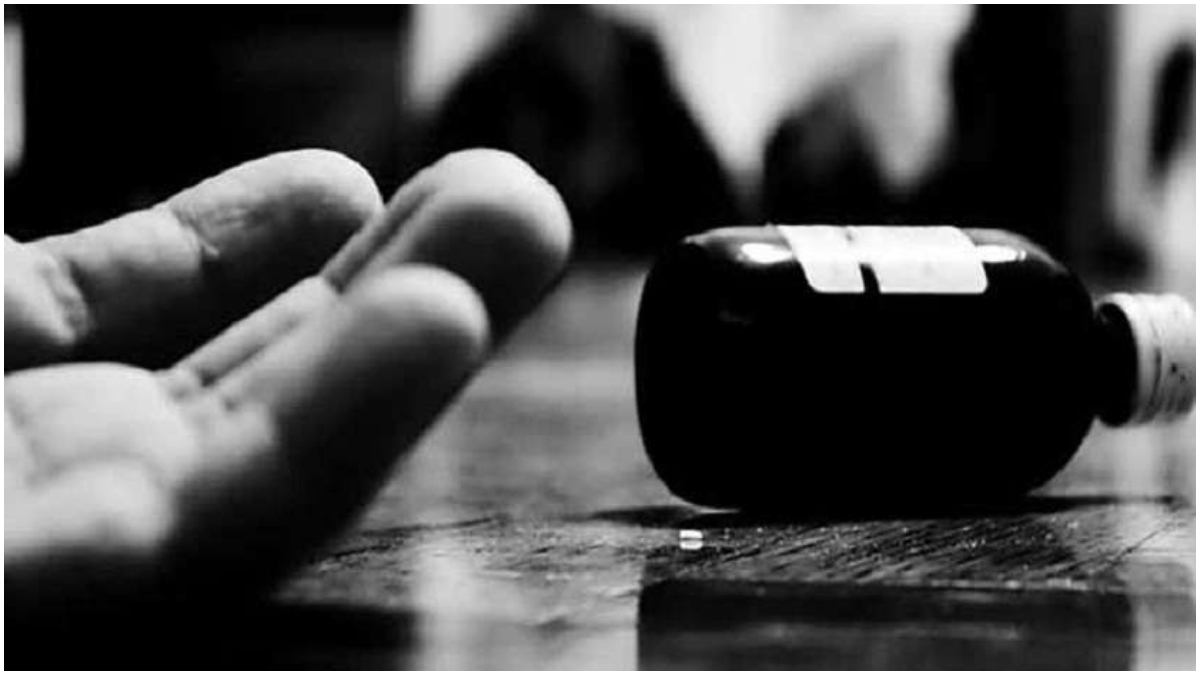 Read more about the article धक्कादायक:यवतमाळ जिल्ह्यातील शेतकऱ्याची विष प्राशन करून  आत्महत्या