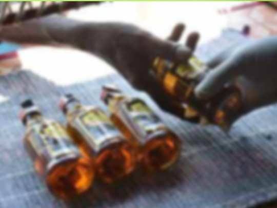 Read more about the article अडेगावात अवैधरित्या दारू विक्री करणाऱ्यांवर कारवाई  सुरूच