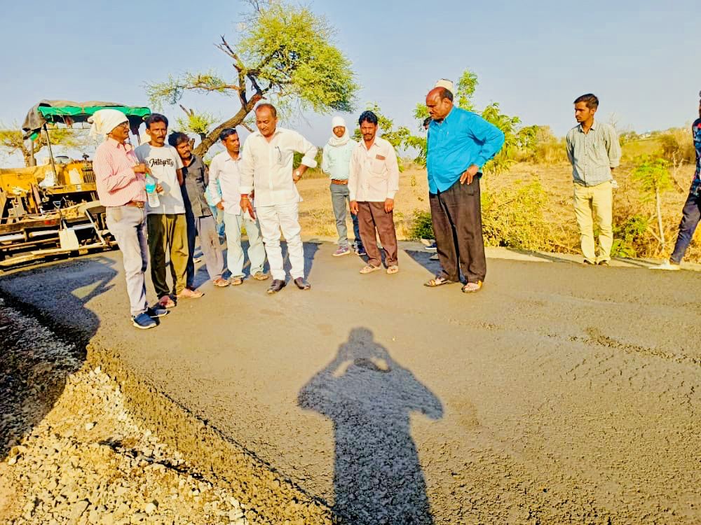 Read more about the article आजनसरा ते वडनेर रस्त्याच्या निकृष्ट दर्जाच्या कामाची होणार चौकशी