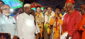 Read more about the article वणीत मुस्लिम संघटनेकडून श्रीराम पालखीचे स्वागत तर शोभायात्रा समिती अध्यक्षाचा सत्कार