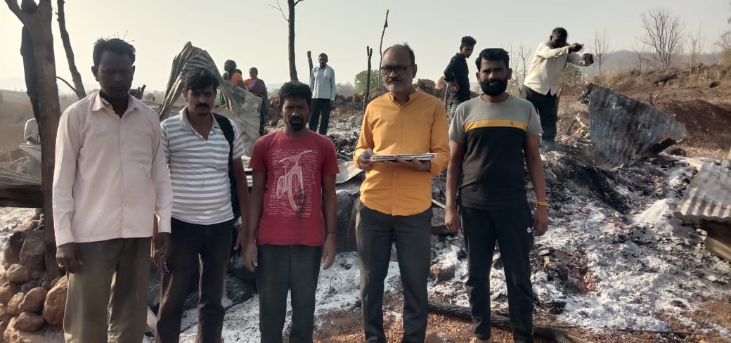 Read more about the article उमरखेड | निंगनुर येथील आदिवासी शेतकऱ्याचे घर जळून भस्मसात