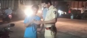 Read more about the article दिवसा काळी पिवळी ची वाहतूक सुरु मग  रात्री ला दुचाकी वरती सिंदखेड पोलिस स्टेशन कडून कार्यवाही करण्यात आली का?