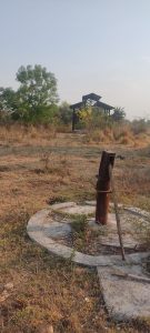 Read more about the article तहसीलदार साहेब; गटविकास अधिकारी साहेब स्मशानभुमीची रस्त्याकडे लक्ष तरी द्या हो,मरणानंतरही यातना संपेना ( ग्रामस्थांना गावाभोवती उरकावा लागतोय विधि )