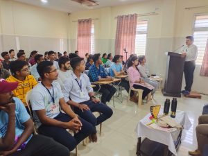 Read more about the article युद्धामुळे कोणत्याही देशाचा फायदा होत नाही – डॉ.प्रा.मंगेश आचार्य