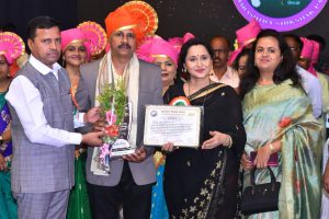 Read more about the article अतुल ठाकरे यांना राज्यस्तरीय आदर्श शिक्षक पुरस्काराने सन्मानीत.